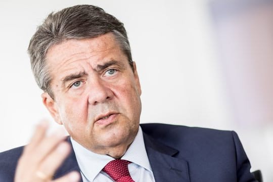 Zu einem Kurzbesuch in Israel: Außenminister Sigmar Gabriel. Zu einem Kurzbesuch in Israel: Außenminister Sigmar Gabriel.