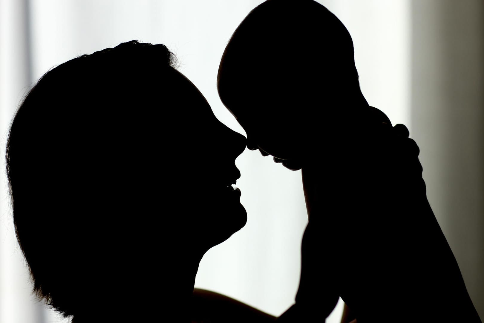 Krebs und Kinderwunsch: Inzwischen gibt es für junge Krebspatienten gute Chancen, trotzdem Kinder zu bekommen.