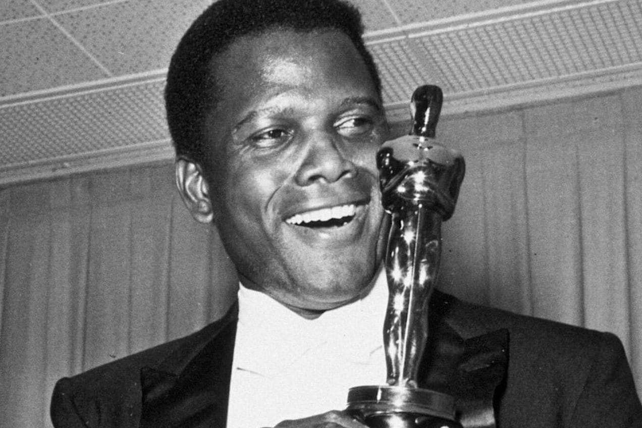 Sidney Poitier: Der Schauspieler wurde 1964 als erster afroamerikanischer Hauptdarsteller mit einem Oscar ausgezeichnet. Sidney Poitier: Der Schauspieler wurde 1964 als erster afroamerikanischer Hauptdarsteller mit einem Oscar ausgezeichnet.