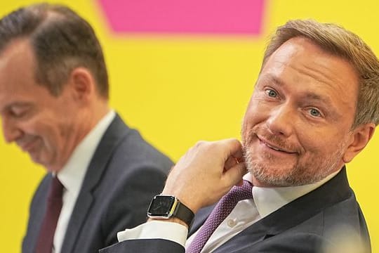 Christian Lindner (r) ist designierter Finanzminister, Volker Wissing wird Verkehrsminister. Christian Lindner (r) ist designierter Finanzminister, Volker Wissing wird Verkehrsminister.