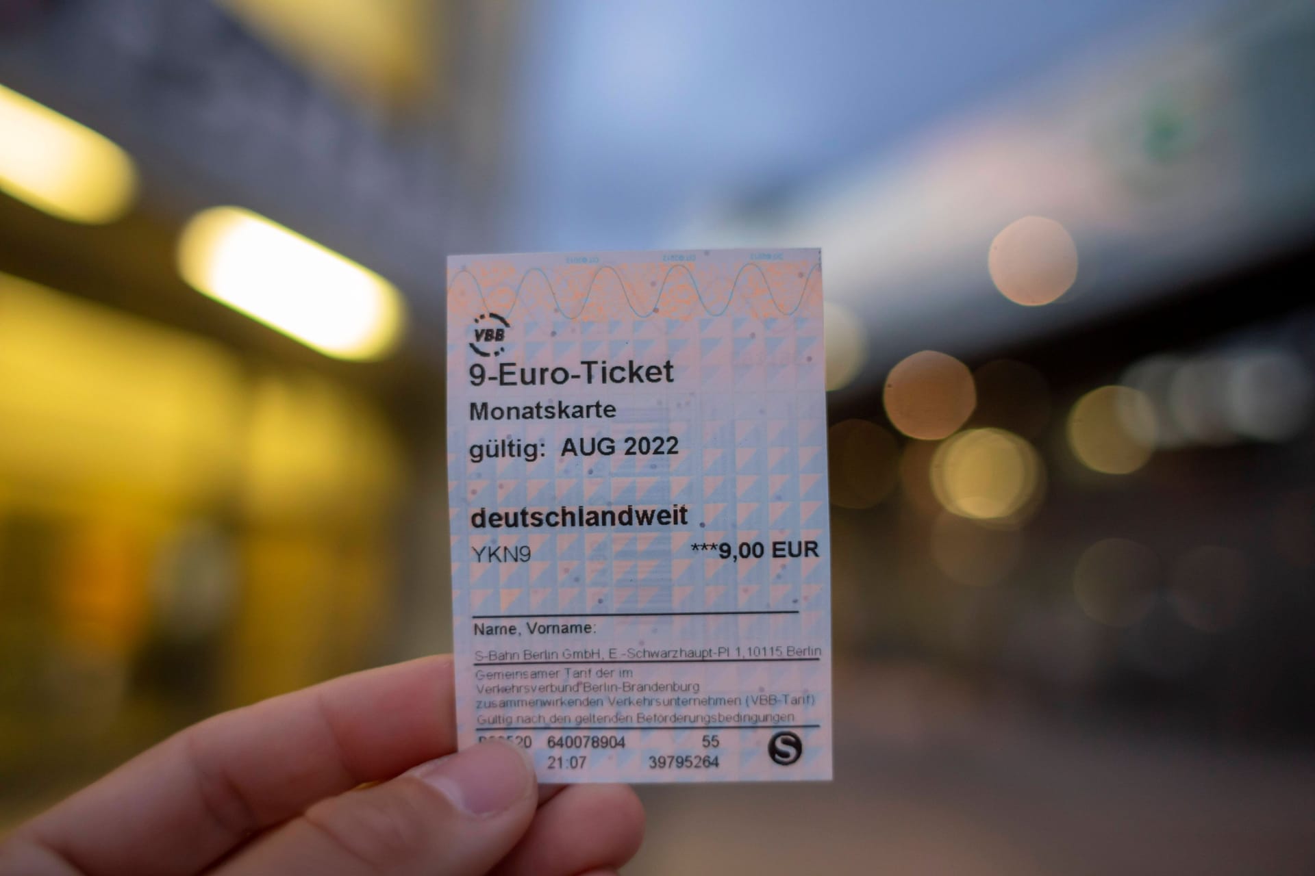 Das 9-Euro-Ticket gilt bundesweit bis 31. August. Soll es auch noch darüber hinaus gelten? Das 9-Euro-Ticket gilt bundesweit bis 31. August. Soll es auch noch darüber hinaus gelten?