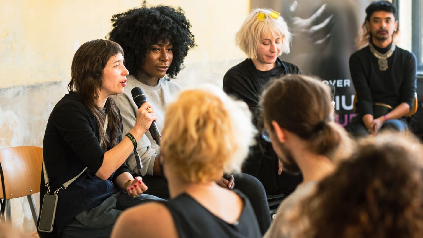 Teilnehmer des Porn Film Festivals in Berlin: Was sind die neuesten Trends der "Adult Industry"? Teilnehmer des Porn Film Festivals in Berlin: Was sind die neuesten Trends der "Adult Industry"?
