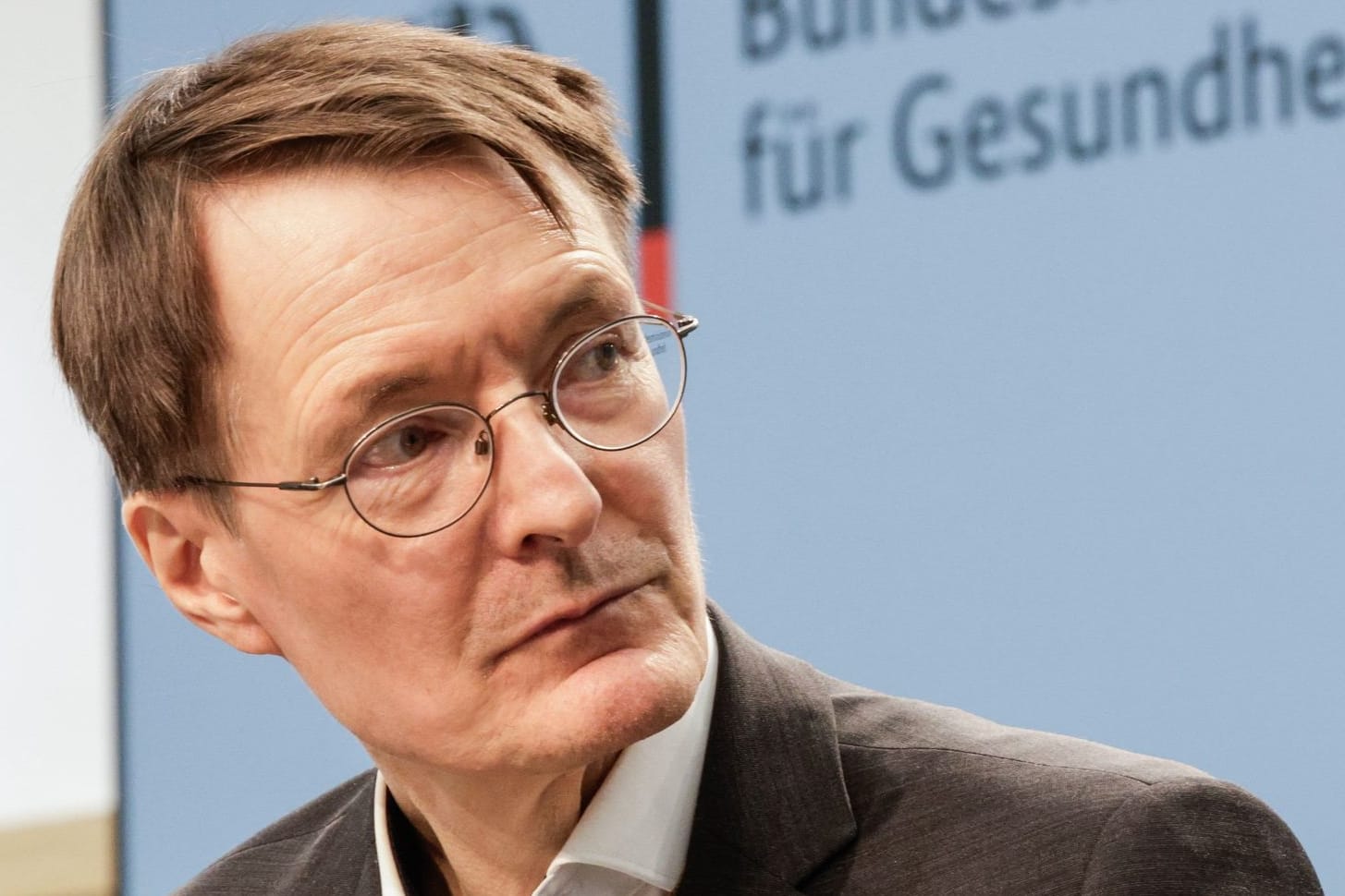 Bundesgesundheitsminister Karl Lauterbach (Archivbild): Ihm war eine Cannabis-Kampagne der Bundesregierung nicht bekannt. Bundesgesundheitsminister Karl Lauterbach (Archivbild): Ihm war eine Cannabis-Kampagne der Bundesregierung nicht bekannt.
