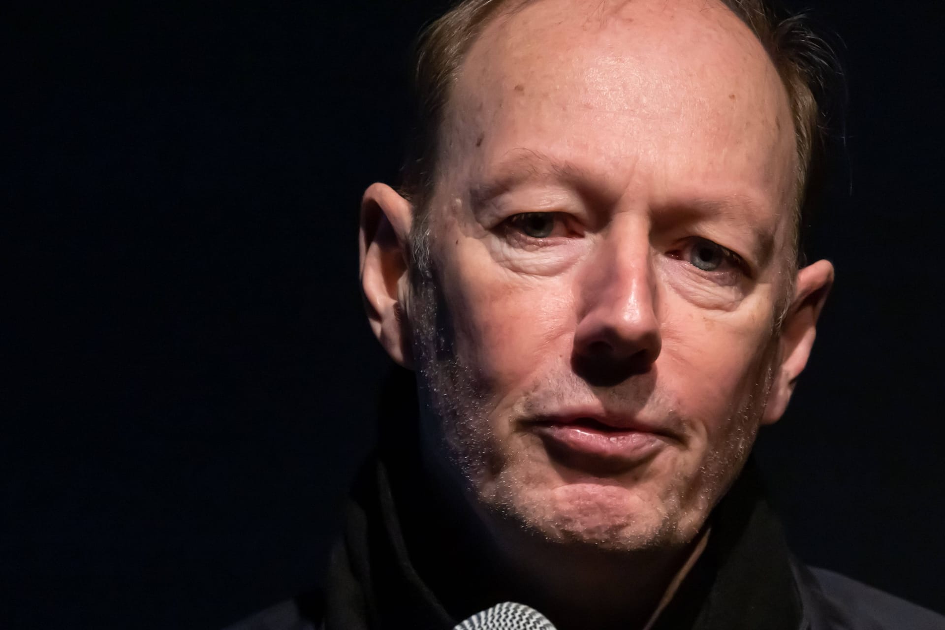Martin Sonneborn Vorsitzender der Partei "Die Partei": Seine Partei sieht sich durch eine Sperrklausel in ihren Grundrechten bedroht. Martin Sonneborn Vorsitzender der Partei "Die Partei": Seine Partei sieht sich durch eine Sperrklausel in ihren Grundrechten bedroht.