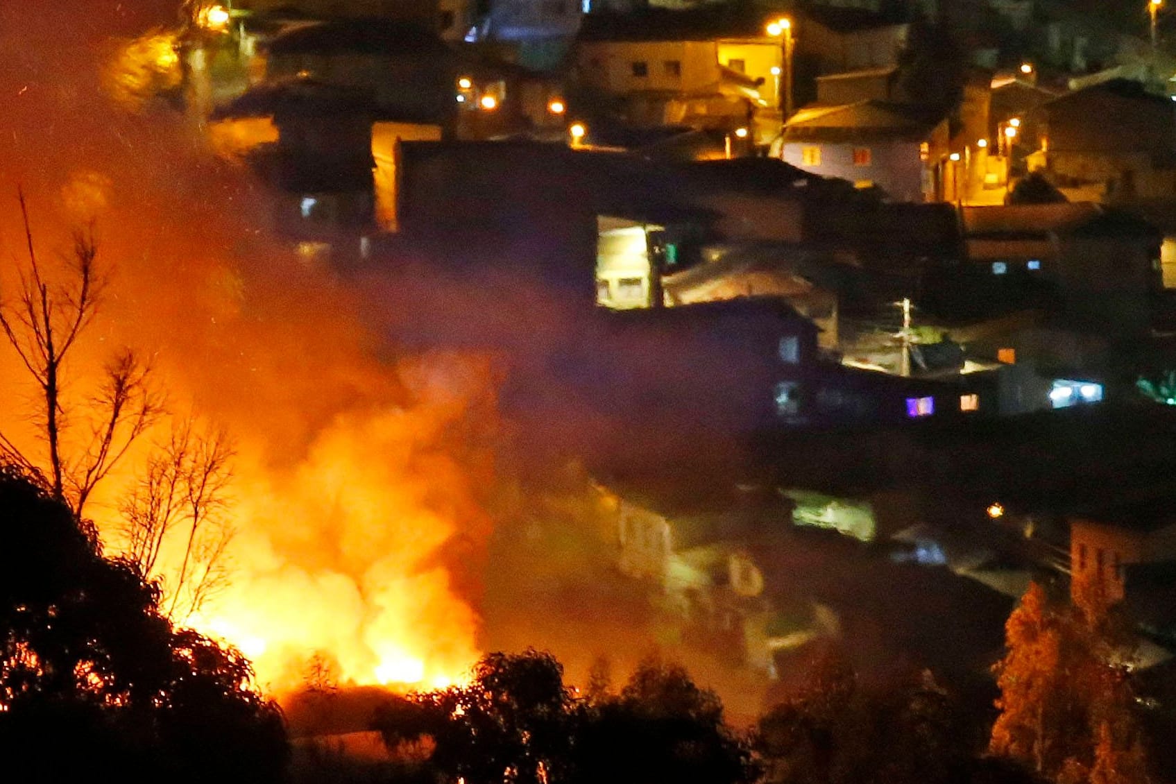 Waldbrand in Chile (Archivbild): Das Bild zeigt die Stadt Valparaiso in Chile, genau wie das Video der iranischen Nachrichtenagentur. Waldbrand in Chile (Archivbild): Das Bild zeigt die Stadt Valparaiso in Chile, genau wie das Video der iranischen Nachrichtenagentur.