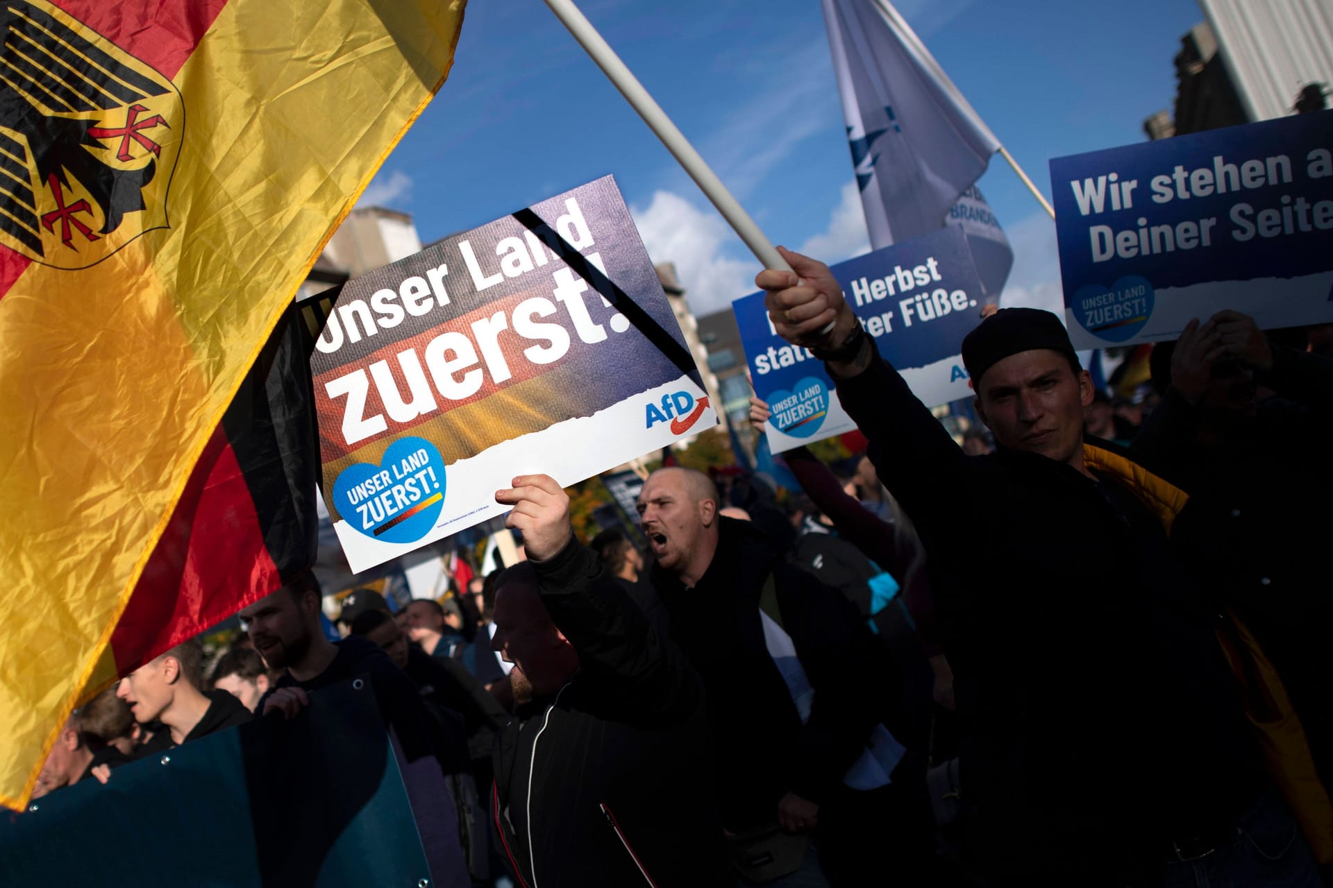Demonstration der "Jungen Alternative" im Herbst 2023: Gefährlich attraktiv. Demonstration der "Jungen Alternative" im Herbst 2023: Gefährlich attraktiv.
