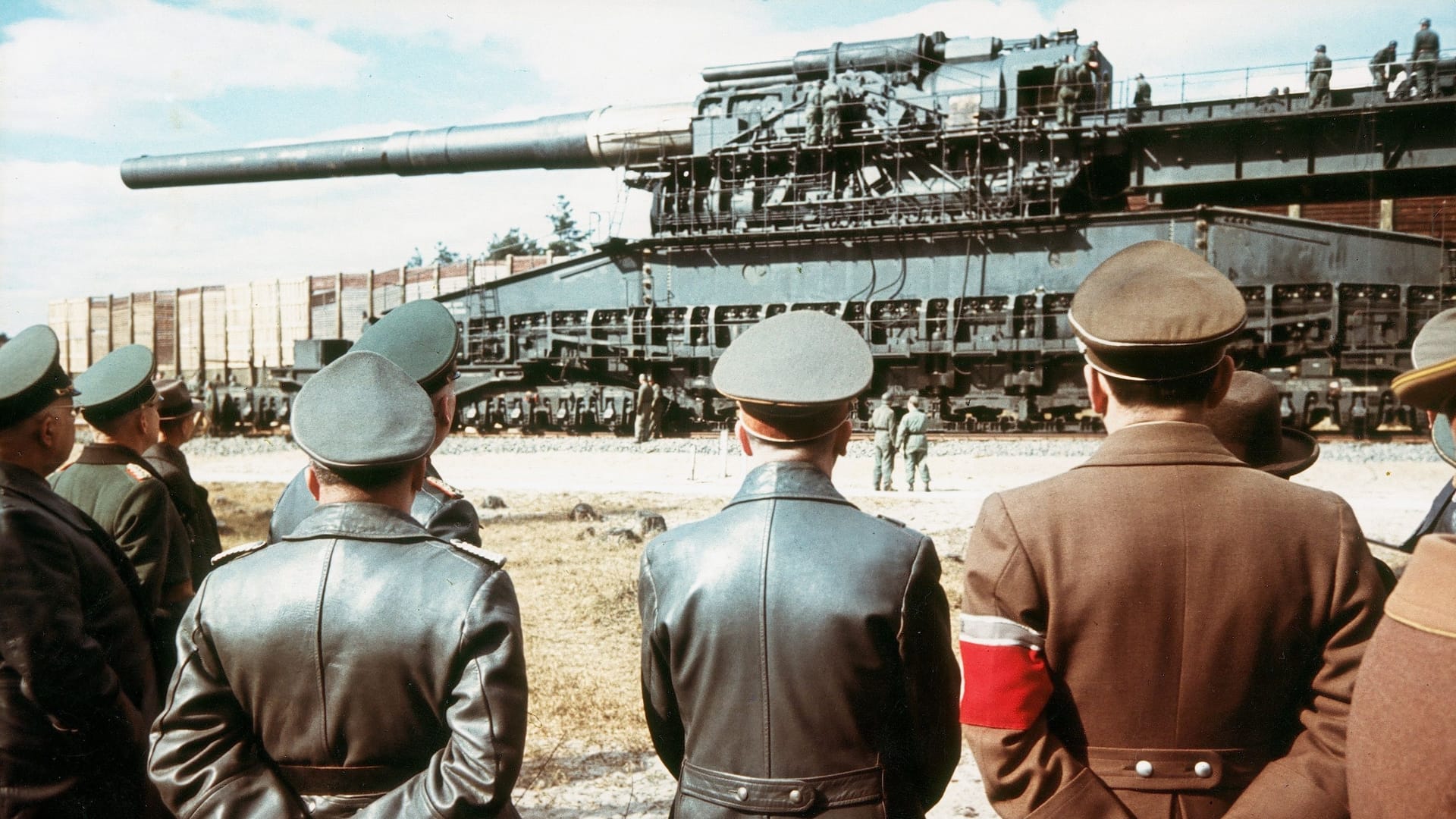 Adolf Hitler (m.) mit Albert Speer (r.): Der Diktator wollte das gigantische Geschütz unbedingt. Adolf Hitler (m.) mit Albert Speer (r.): Der Diktator wollte das gigantische Geschütz unbedingt.