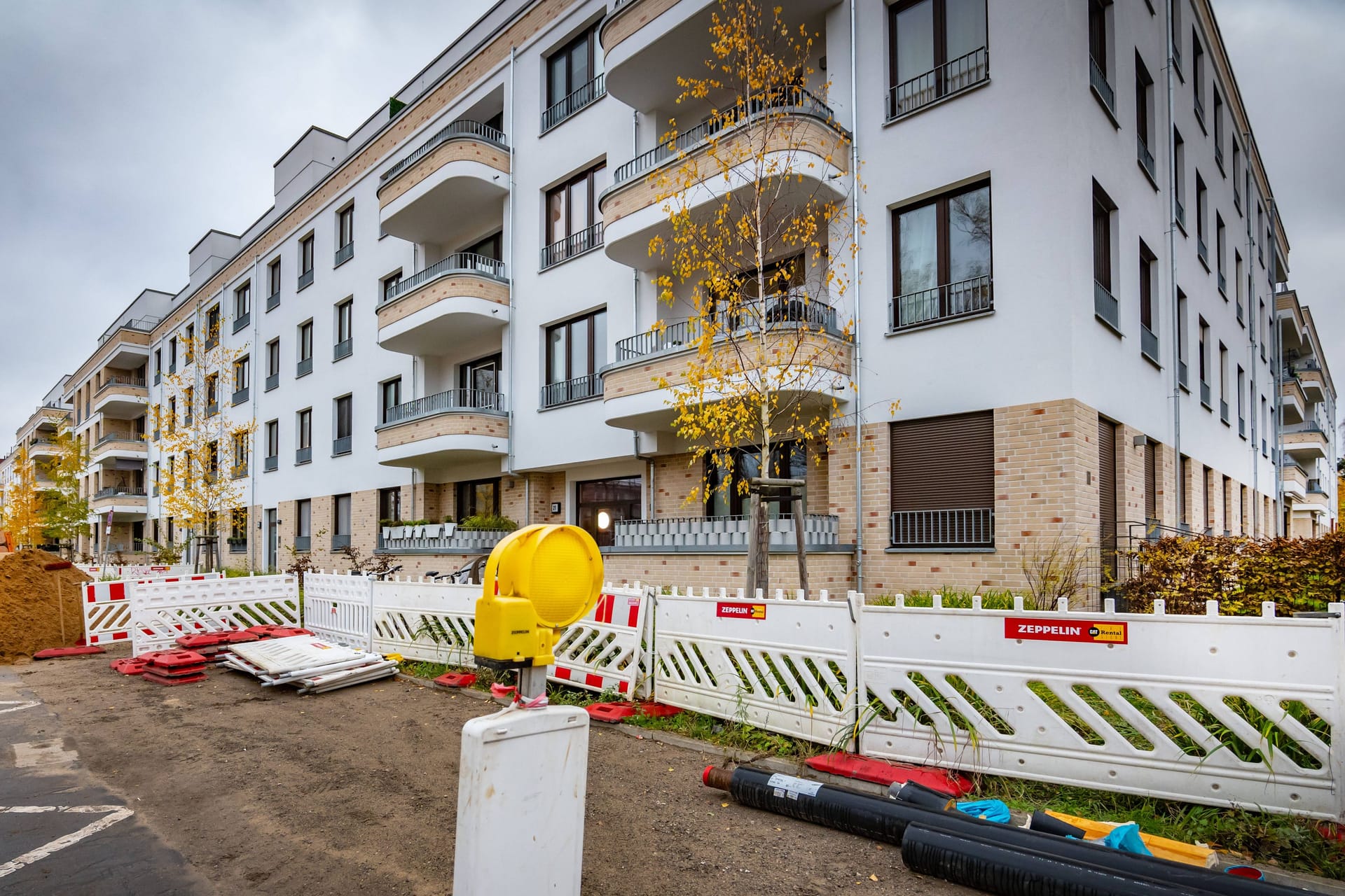 Neue Wohnsiedlung in der Cité Foch: Wegen eines ausbleibenden Schulneubaus gibt es beim Bezug der neuen Wohnungen Verzögerungen. Neue Wohnsiedlung in der Cité Foch: Wegen eines ausbleibenden Schulneubaus gibt es beim Bezug der neuen Wohnungen Verzögerungen.
